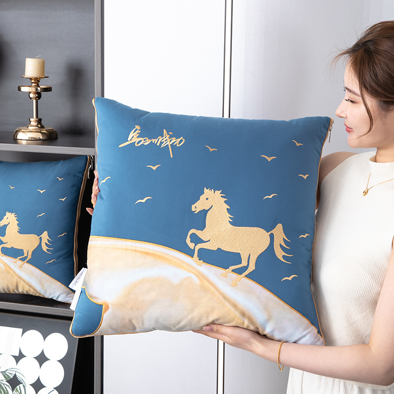 A类全棉抱枕被贴布绣马上成功二合一绣花靠垫被不跑棉特大号