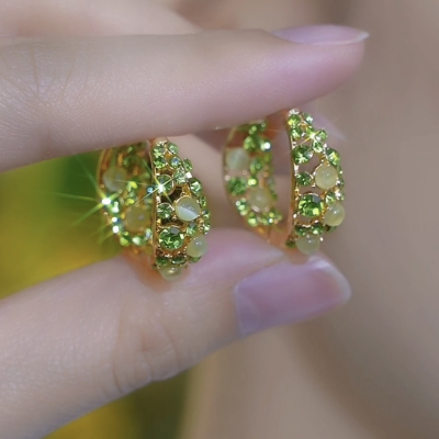 绿色满钻猫眼石圈圈耳扣2025新款小众高级感耳环时尚百搭耳饰送女朋友老婆情人节七夕生日礼物