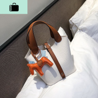 上新小包包女包2020新款潮韩版百搭斜挎包单肩时尚少女手提水桶包NEW LAKE女斜挎包