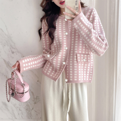 [清仓1折价52.9元,不叠加优惠券]唐狮小香风格子图案圆领开衫女新款秋季粉色甜美毛衣针织衫qd