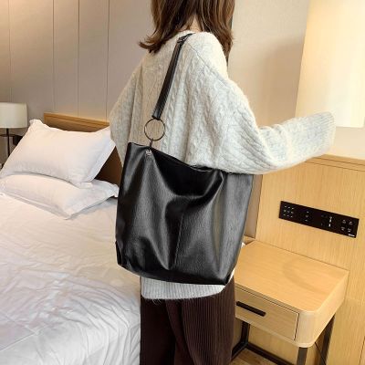 网红单肩大包包女2020新款潮韩版百搭大容量软面斜挎包时尚托特包