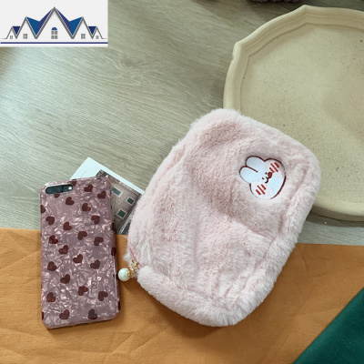 日系小清新简约可爱秋冬毛绒刺绣少女心化妆包卡携小号收纳包 三维工匠