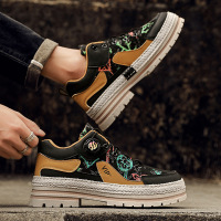 春季中帮男士运动鞋皮鞋拼接厚底复古工装马丁靴时尚百搭潮男鞋