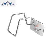 免打孔壁挂式浴室拖鞋架 不锈钢家用后收纳卫生间厕所简易挂架 三维工匠收纳层架