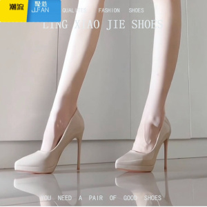 聚范裸色漆皮防水台高跟鞋女新款细跟不累脚10cm尖头气质配裙单鞋