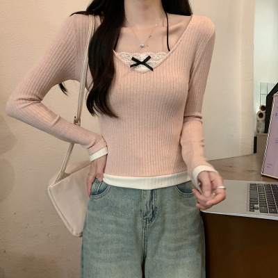 蕾丝拼接v领长袖T恤女春秋新款假两件内搭打底衫高腰短款上衣ins