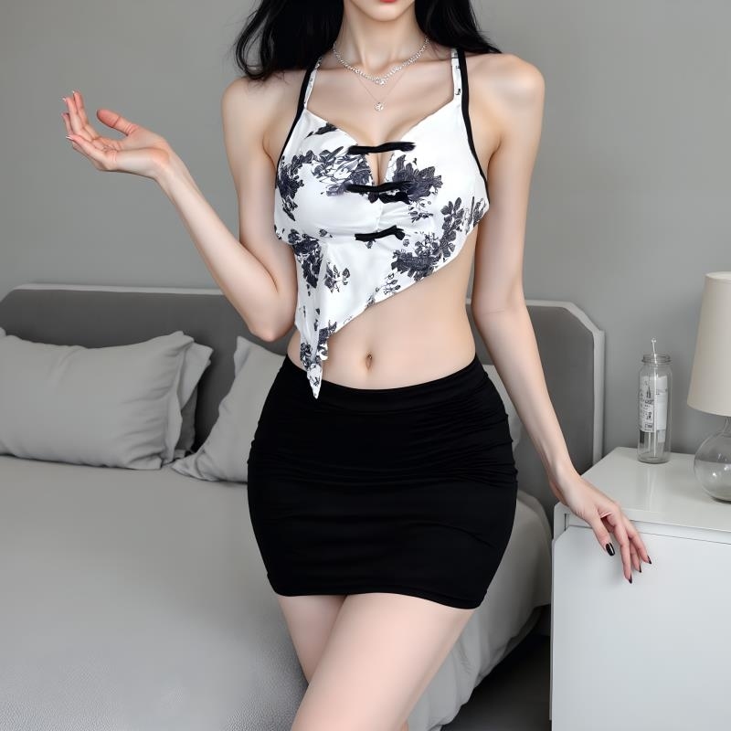 长夜漫漫情趣内衣新中式古典水墨包臀裙纯欲复古挂脖肚兜套装2401