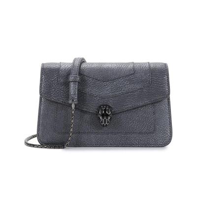 宝格丽BVLGARI女士SERPENTIFOREVER系列皮质蛇头扣单肩斜挎包手拿包290850木炭色