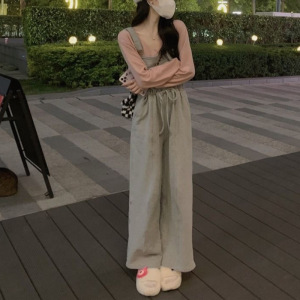 小个子穿搭背带裤+长袖T恤打底衫两件套户外休闲套装女装