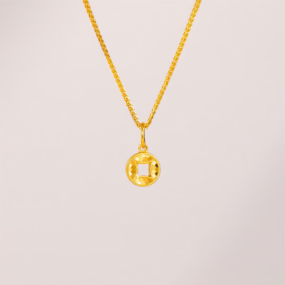 周大福小鼻嘎爆闪鱼鳞铜钱币足金黄金吊坠计价女款(工费180)EOF1966礼物