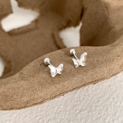 s999纯银蝴蝶小耳钉睡觉免摘甜美日常百搭耳环2025新款潮送女朋友老婆情人节七夕生日礼物