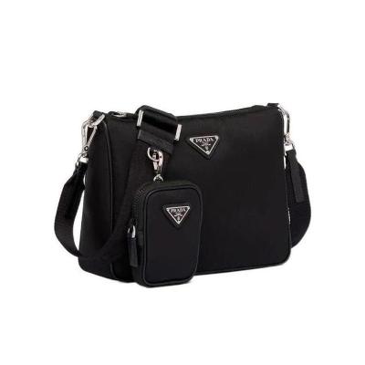 普拉达(PRADA)男士休闲百搭再生尼龙Saffiano皮革单肩包多功能可