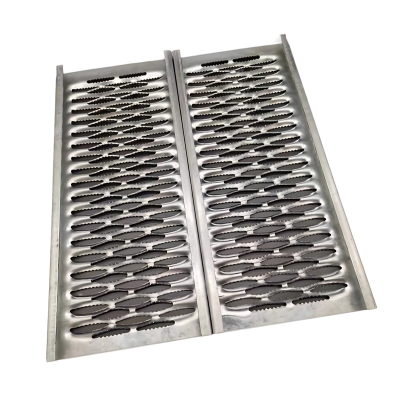 昌利达 防滑板楼梯踏板 2mm带折边 平方米