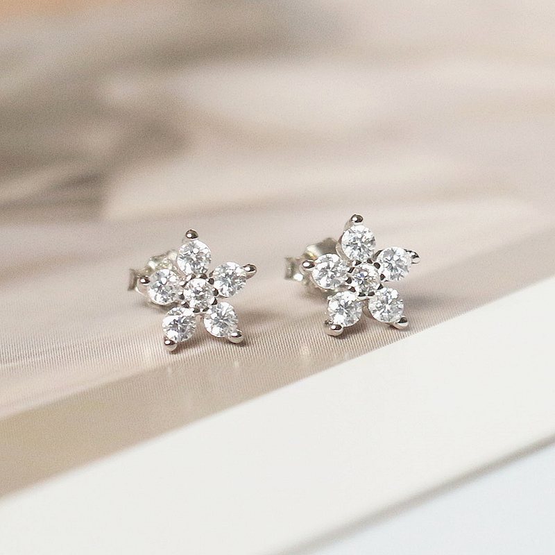 简约精致闪亮锆石S925纯银花朵耳钉韩版银耳饰睡觉不用摘养耳洞款送女朋友老婆情人节七夕生日礼物