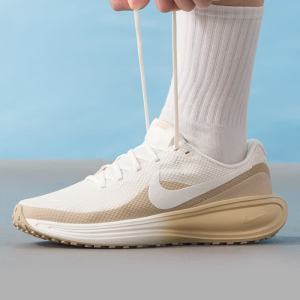 耐克(NIKE)男鞋新款运动鞋REVOLUTION 8轻便透气跑步鞋HJ9198-122 ZP