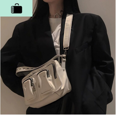 包包女包新款2020高级感机车包韩版腋下包时尚百搭ins单肩斜挎包NEW LAKE女士单肩包