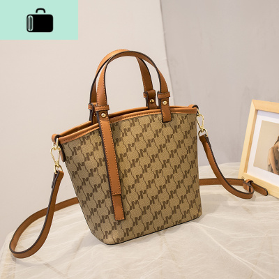 女士包包2020新款时尚百搭托特包简约水桶小包手提包单肩斜跨包潮NEW LAKE