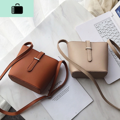 网红水桶包包女2020新款韩版简约百搭单肩包chic时尚复古斜挎小包NEW LAKE女斜挎包