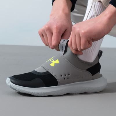 安德玛(Under Armour)男鞋新款训练运动鞋休闲鞋透气轻便跑步鞋3024870-103 ZP