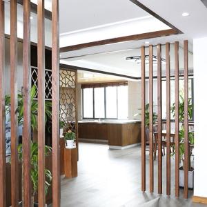 北欧屏风隔断格栅客厅实木入玄关隔断墙家用卧室房间分隔免打孔 隔断5*5*(131-170)cm6根 整装