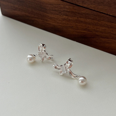 珍珠蝴蝶结耳钉女S925纯银简约时尚百搭设计耳环锆石韩国耳饰批发送女朋友老婆情人节七夕生日礼物