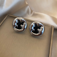 小香风金属字母耳钉轻奢优雅时尚高级耳环2025新款小众耳饰女送女朋友老婆情人节七夕生日礼物