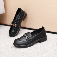 新款牛皮妈妈鞋舒适女单鞋软底防滑软皮乐福鞋