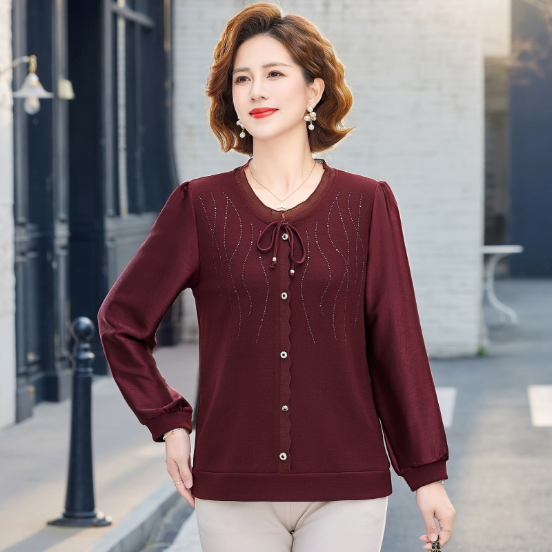 2026年女装新款妈妈装T恤衫女春季洋气中老年人春款小衫气质上衣