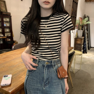 条纹打底衫夏季新款设计感短袖T恤女装美式复古学生修身上衣