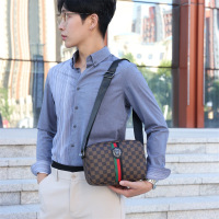 苏宁宜品户外单肩斜挎经典格纹单肩实用轻便单肩包