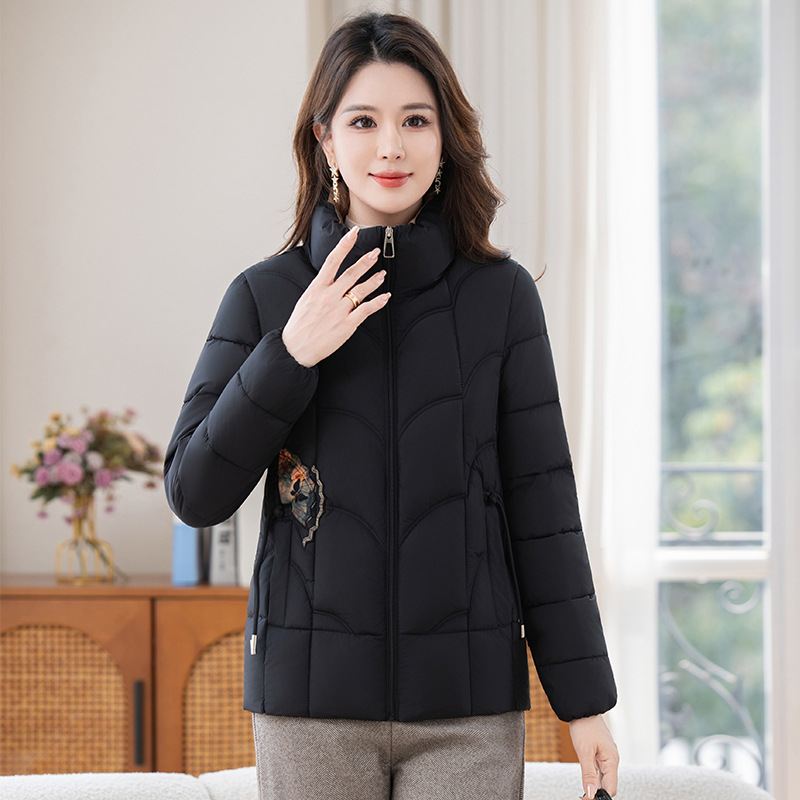 时尚立领妈妈棉衣女洋气中老年刺绣女装保暖棉服冬装衣服50岁