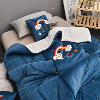 多功能牛奶绒抱枕被羊羔绒刺绣汽车靠垫冬季保暖靠枕