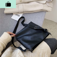 单肩包女大包包2020秋新款潮韩版百搭斜挎包宽肩带包大容量水桶包NEW LAKE女斜挎包