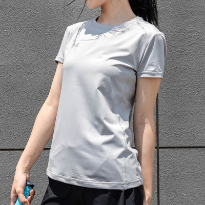 安德玛 女款短袖T恤 2026-39/件