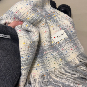 啄木鸟2025春新款格纹围巾女保暖百搭韩版氛围感学生加厚显白围脖
