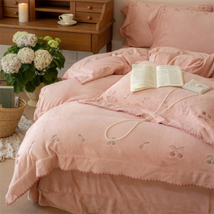 高端秋冬保暖蚕丝绒四件套亲肤柔软无静电小樱桃牛奶绒床品