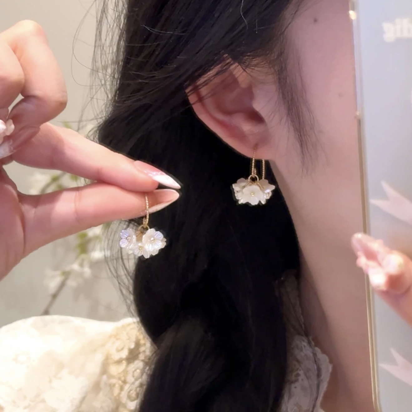 法式超仙白色山茶花耳环2025新款甜美百搭流苏耳挂轻松小众耳饰女送女朋友老婆情人节七夕生日礼物