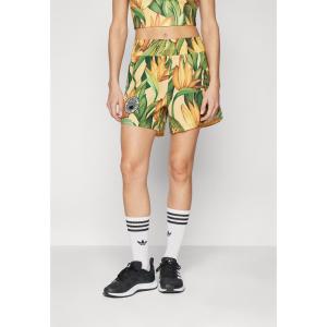 Adidas女士运动训练健身CLIMACOOL速干透气半弹力束腰沙滩热带印花短裤