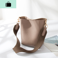 2020新款sangle水桶包女皮ins超火包宽肩带单肩斜挎包女包大包NEW LAKE女士单肩包