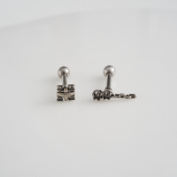 韩国直送复古小巧方形条形气质钛钢粗杆耳骨钉螺丝拧堵送女朋友老婆情人节七夕生日礼物