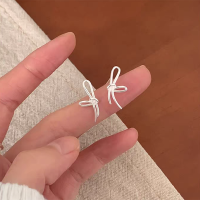 s925银蝴蝶结线条耳钉女轻奢简约高级感气质耳环小众设计感耳饰