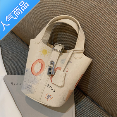 FENGHOU史努比联名款盛夏光年菜篮子手提包包女2021夏季百搭小众斜挎包女斜挎包图片色收藏送小包