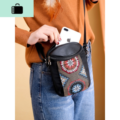 新款迷你多层小斜挎手机包女刺绣民族风牛津布配牛皮洋气NEW LAKE女斜挎包