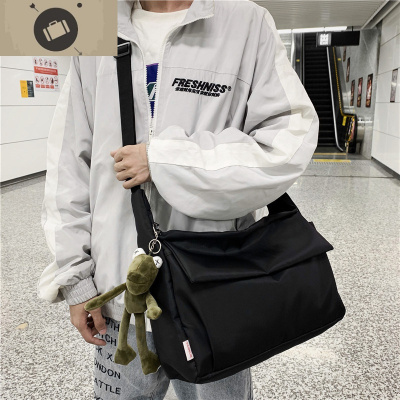 单肩包男时尚潮流斜挎包休闲简约大容量旅行包多功能运动百搭背包艾狄伊娃斜挎包男