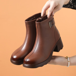 真皮防水台粗跟短靴女年秋冬新款中跟软底头层牛皮复古马丁靴