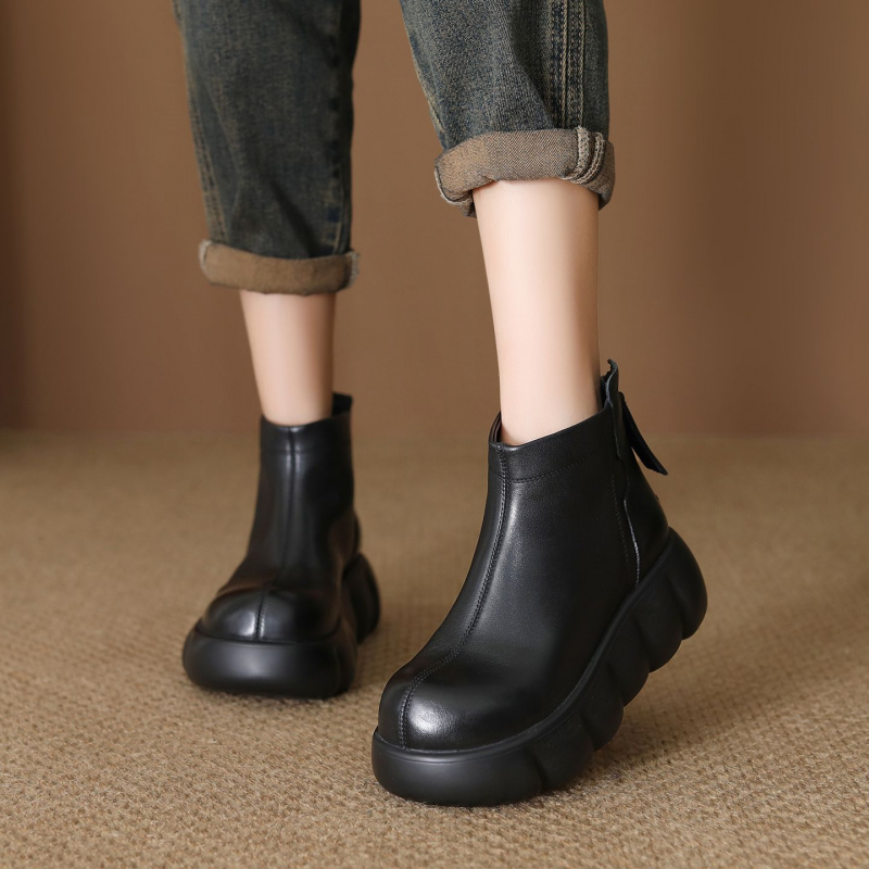 头层牛皮短靴女秋冬新款复古英伦风显瘦不累脚厚底轻便女鞋