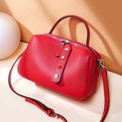 梵蒂加(VENTIGA)新品QSL-1095新款女包真皮头层牛皮欧美风范波士顿包手提包包女韩版百搭软皮铆钉枕头包单肩斜挎