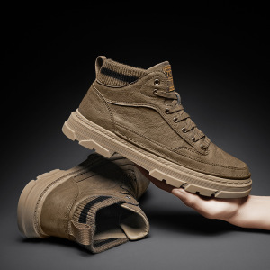 新款英伦风工装平底马丁靴秋季青年中帮运动休闲百搭潮靴男靴