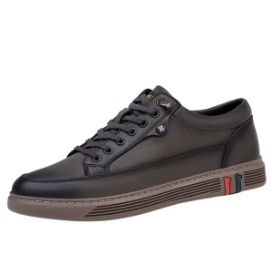 新款男鞋真皮透气百搭韩版潮流休闲皮鞋男士板鞋厂家批发