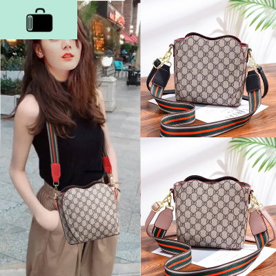 网红包包女2020新款春季爱心形简约斜挎包单肩包韩版洋气质感insNEW LAKE女斜挎包